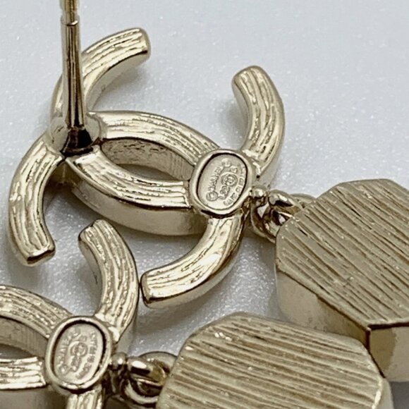 Authentic CHANEL CC gold earrings with dangling crystals - Picture 8 of 8